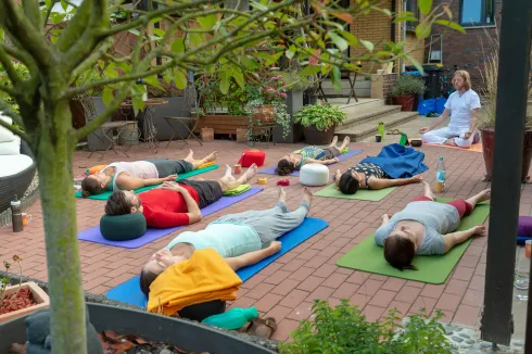 Sanfte Hatha Yoga trifft Liebscher und Bracht - online - schmerzfrei & vital