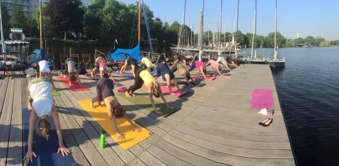 Yoga auf dem Steg (Weekendflow)