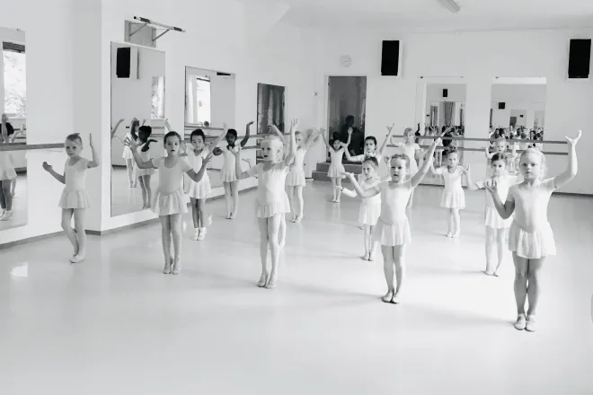 Ballett Minis (4-6 Jahre)