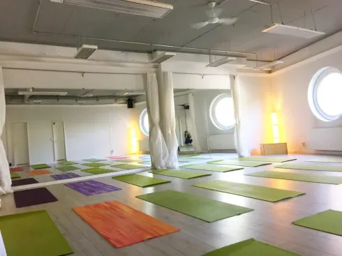 Studio: Hot Yoga from Vinyasa to Yin*