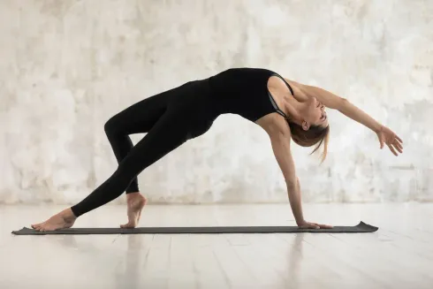 Kraftvoll und Fließend - Vinyasa-Yoga
