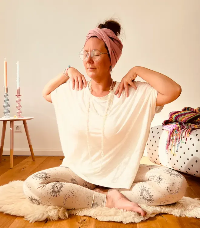 Adina Wildau  stay in your magic  Online Kundalini Yoga