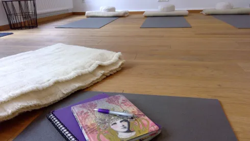Yoga & Writing (online)