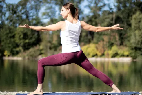 DROP IN ZUM KURS: Aufrecht und entspannt mit Yoga