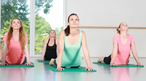 Yoga (Präsenz & Online)