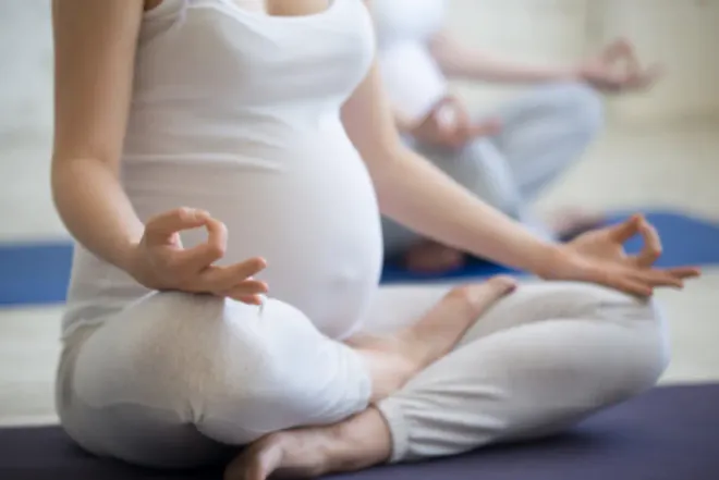  Prenatal Yoga - vor Ort