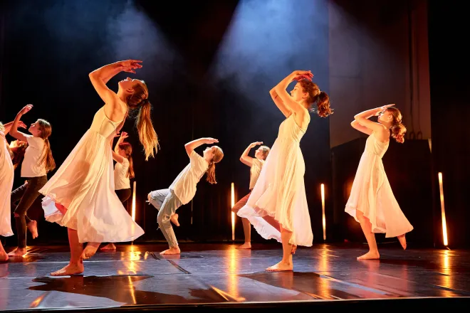 Modern Dance + Tanztheater Teens 11-16 Jahre
